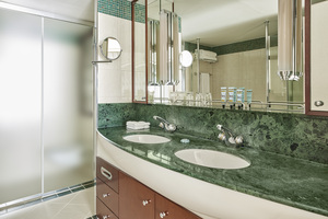 Sapphire Veranda Suite